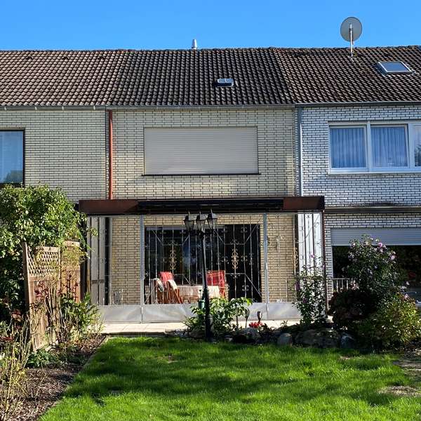 *** schönes Mittelreihenhaus mit Wintergarten - Garten u. Garage - in verkehrsberuhigter Lage **