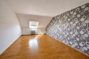 Großzügige 4-Zimmer-Maisonettewohnung mit TG-Stellplatz in Karlsruhe – Die vollständige Adresse der Immobilie erhältst du vom Anbieter., 76139 Waldstadt, Karlsruhe – Vorschaubild 5