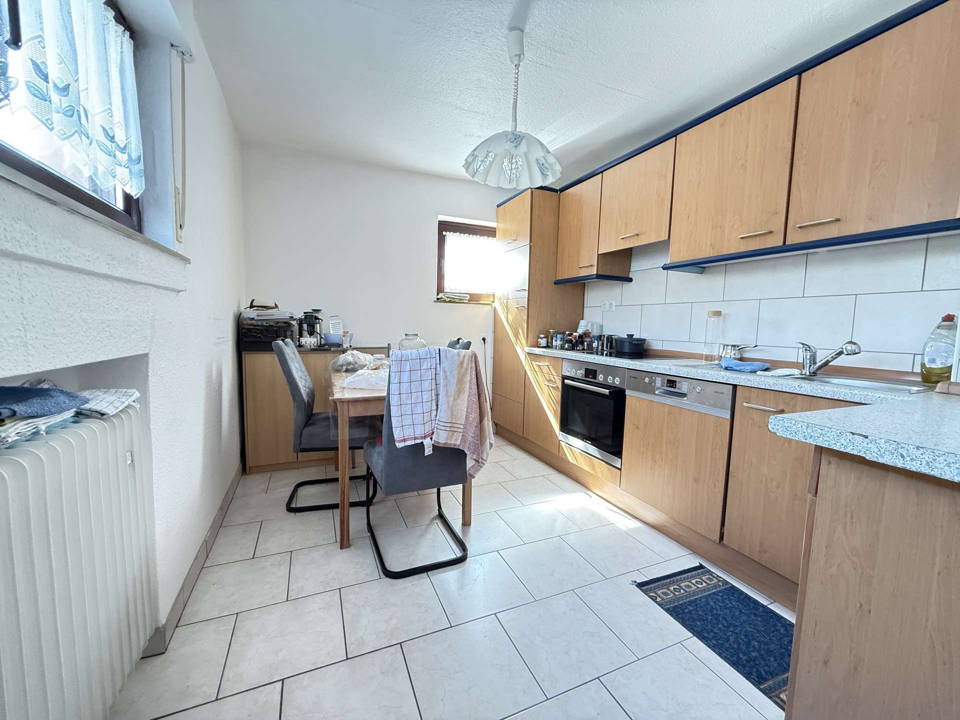 Immobilie in Betzdorf - Solides Einfamilienhaus auf sonnigem Eckgrundstück 
mit Garage - nahe Zentrum! - Bild 0