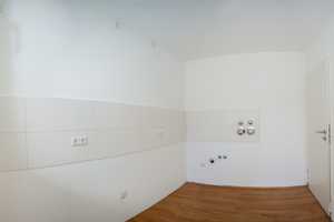 ** FRISCH SANIERT ** 2-Zimmer-Wohnung mit Loggia – Ottostraße 15, 47198 Duisburg – Vorschaubild 2