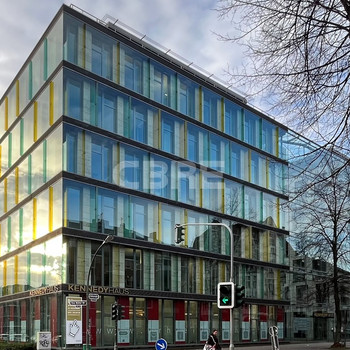 Büroflächen im Kennedyhaus / ausgezeichnete Visibilität / vielseitige Entfaltungsmöglichkeiten