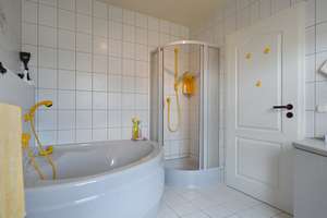 **PROVISIONSFREI** Ist doch toll: Ein Haus zum Selbstbezug und eins als Kapitalanlage – Die vollständige Adresse der Immobilie erhältst du vom Anbieter., 55129 Ebersheim, Mainz – Vorschaubild 17