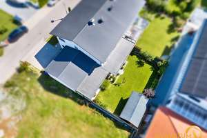 Neuwertige Doppelhaushälfte in Oberschneiding – Baujahr 2019, energieeffizient nach KfW – Die vollständige Adresse der Immobilie erhältst du vom Anbieter., 94363 Oberschneiding – Vorschaubild 10