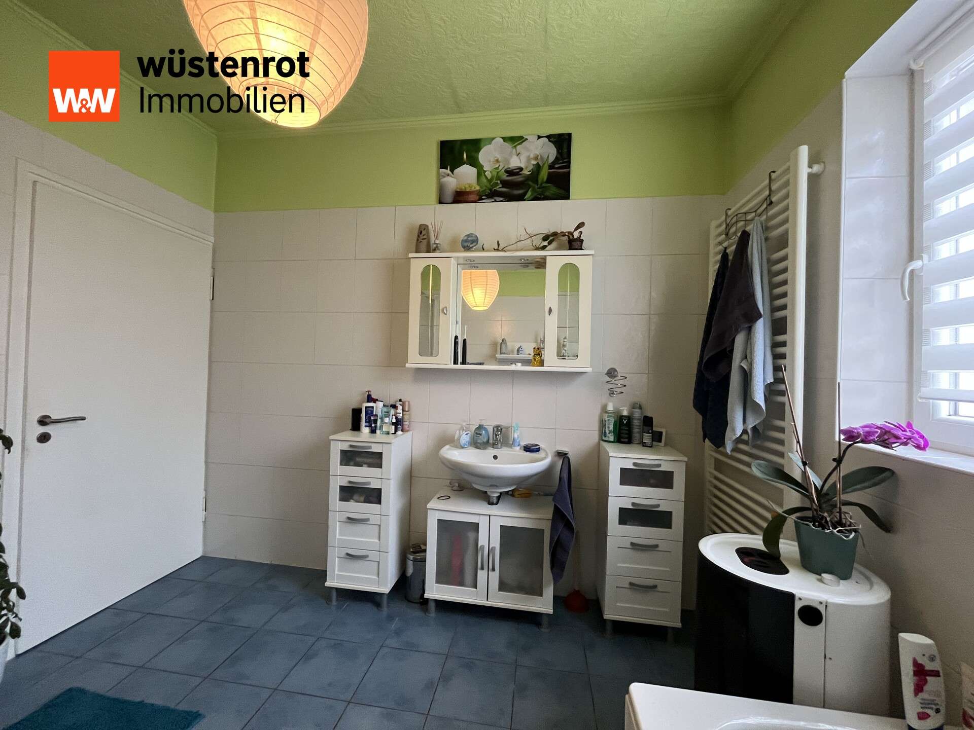 Immobilie in Mallersdorf-Pfaffenberg - Charmantes Zweifamilienhaus mit Laden - Bild 0