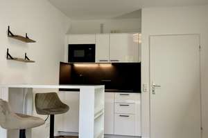 Möbliertes 1-Zimmer-Apartment, Erstbezug nach Sanierung, zentral gelegen – Troplowitzstraße 11a, 22529 Hoheluft-West, Hamburg – Vorschaubild 1