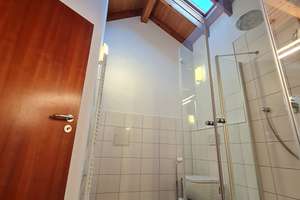 Helle und gemütliche 3-Zimmer-Dachgeschosswohnung mit Balkon, EBK, inkl. TG-Stellplatz in Köln – Frohnhofstr. 104, 50827 Ossendorf, Köln – Vorschaubild 24