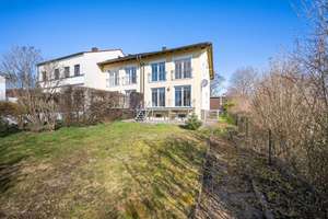 Perfekt für die junge Familie! Familienfreundliches Reiheneckhaus in idealer Ortsrandlage – Die vollständige Adresse der Immobilie erhältst du vom Anbieter., 85417 Marzling – Vorschaubild 1