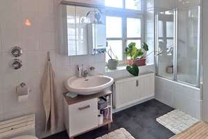 Schöne, helle 3-Zimmer-Altbauwohnung mit Wohnküche und Balkon am Pasinger Stadtpark! – Engelbertstraße 2, 81241 Pasing, München – Vorschaubild 13