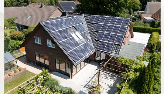 Bild von Großzügiges EFH mit mediterranem Gartenparadies & PV-Anlage
