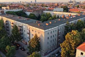 Bezugsfreie und Sanierte Helle 2-Zimmer-Wohnung im Schillerkiez - oberste Etage direkt am Flugfeld