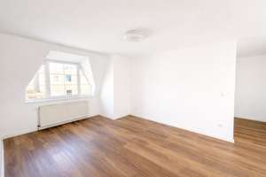 Modernisierte und lichtdurchflutete Dachgeschosswohnung – Die vollständige Adresse der Immobilie erhältst du vom Anbieter., 47053 Hochfeld, Duisburg – Vorschaubild 3