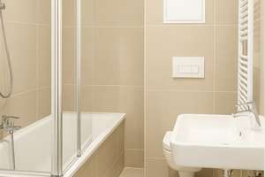 Traumdomizil: Separat begehbare Zimmer, Dusche & Badewanne ++ Saniert ++