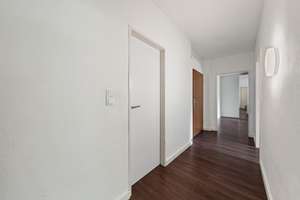 Geschmackvolle 3 Zimmer-Wohnung mit zwei Balkonen und Tiefgaragenstellplatz – Die vollständige Adresse der Immobilie erhältst du vom Anbieter., 21465 Reinbek – Vorschaubild 7