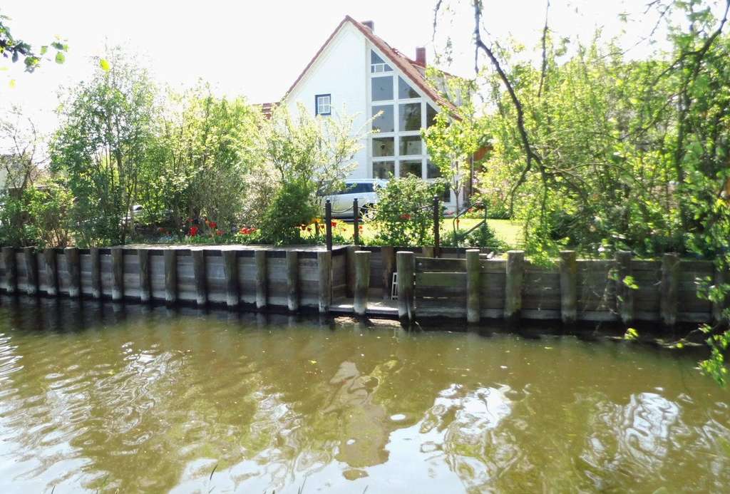 Immobilie in Neukalen - WASSERGRUNDSTÜCK - BOOTFAHREN BIS ZUR OSTSEE - Bild 0