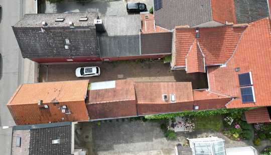 Bild von Hofreite mit Innenhof, 3 Wohnungen & XL-Scheune ...