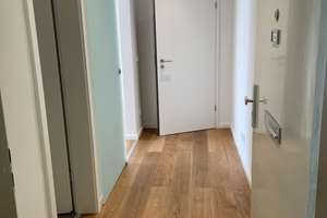 Von Privat- Hochwertig modernisierte 2-Zimmer Wohnung mit Balkon und EBK in Harlaching. – Grünwalder Straße 44, 81547 Giesing, München – Vorschaubild 3