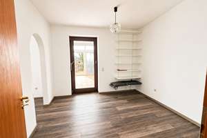 Ein Zuhause der Extraklasse – Exklusiver Bungalow mit außergewöhnlichem Wohnflair – Die vollständige Adresse der Immobilie erhältst du vom Anbieter., 95100 Selb – Vorschaubild 9