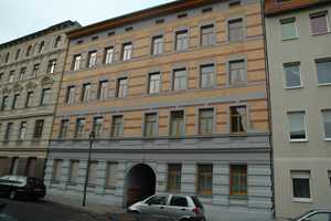 3 - Raumwohnung mit Laminat, Balkon – St. Michael Str. 9, 39112 Magdeburg – Vorschaubild 1
