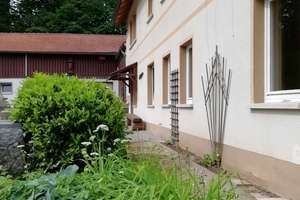 Charmantes Landhaus mit Nebengebäude in idyllischer Alleinlage - bestens zur Pferdehaltung geeignet! – Die vollständige Adresse der Immobilie erhältst du vom Anbieter., 91469 Hagenbüchach – Vorschaubild 2