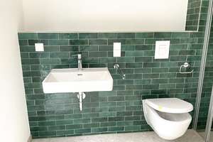 Neubaukomfort: 2 Zimmer mit Glaswand-Loggia, kompakter Schnitt, Einbauküche, Walk-In-Dusche, Aufzug – Hildesheimer Straße 452, 30519 Wülfel, Hannover – Vorschaubild 8
