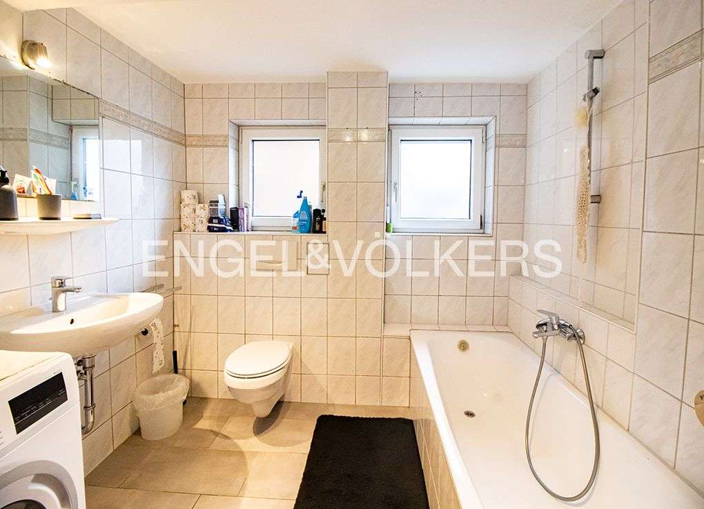 Immobilie in Allmannsweiler - Gepflegtes Mehrfamilienhaus mit attraktiven Lagerflächen - Bild 0