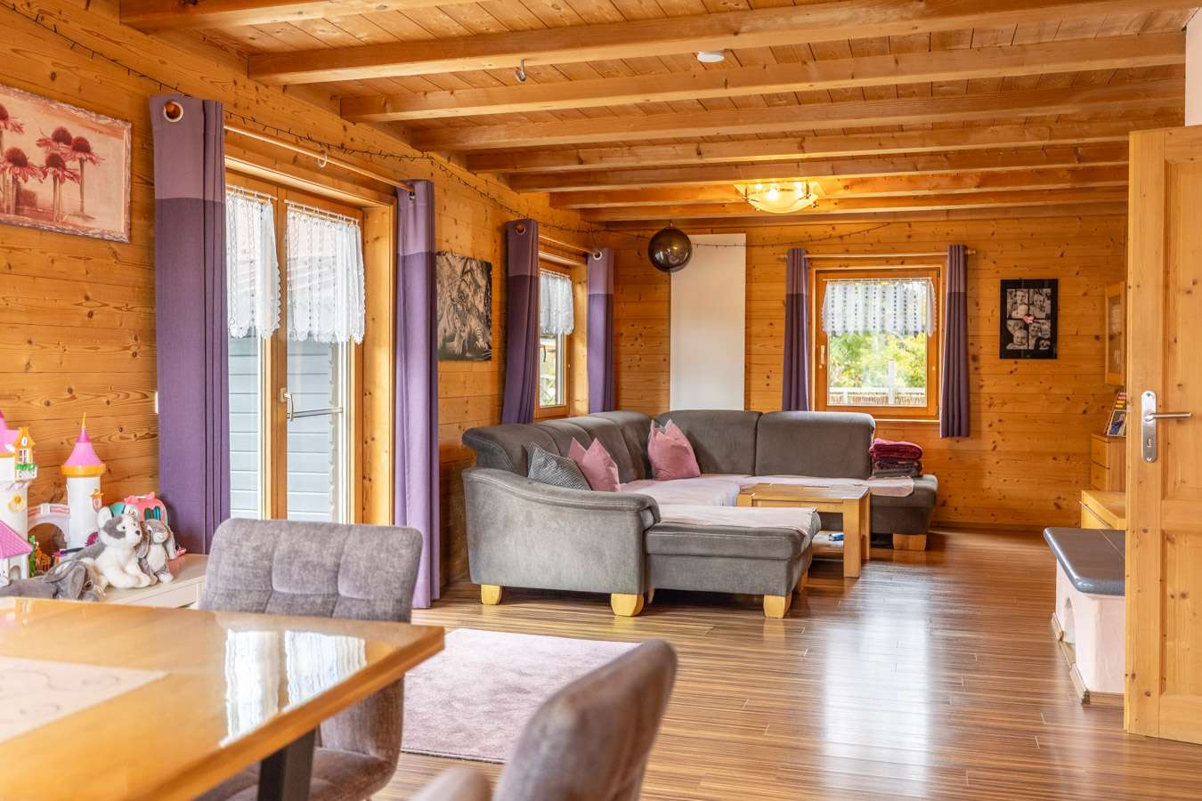 Immobilie in Markt Wald - Ein Haus, das mehr kann: Wärme, Raum und jede Menge Lieblingsplätze - Bild 0