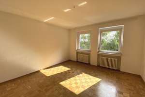 Gut geschnittene 2,5-Raumwohnung (Erbbaurecht) mit Balkon und Aufzug auf der Margarethenhöhe  – Die vollständige Adresse der Immobilie erhältst du vom Anbieter., 45149 Margarethenhöhe, Essen – Vorschaubild 3
