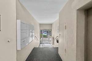 Vermietetes 1-Zimmer-Studio-Apartment im 3. Obergeschoss mit Lift und Balkon in Berlin – Die vollständige Adresse der Immobilie erhältst du vom Anbieter., 10719 Wilmersdorf, Berlin – Vorschaubild 11