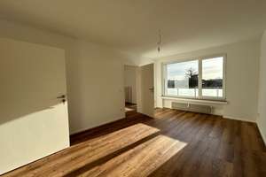 Schöne Wohnung in zentraler Lage mit Loggia und Balkon – Ellerstraße 217, 40227 Oberbilk, Düsseldorf – Vorschaubild 2