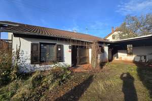 Einfamilienhaus in Split-Level-Bauweise (Halbebenen) – in Riegelsberg – Die vollständige Adresse der Immobilie erhältst du vom Anbieter., 66292 Riegelsberg – Vorschaubild 1