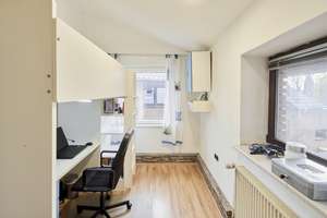 Einfamilienhaus mit sechs Zimmern, Garage, Außenstellplatz und schönem Garten in Esch – Die vollständige Adresse der Immobilie erhältst du vom Anbieter., 50765 Esch/Auweiler, Köln – Vorschaubild 17
