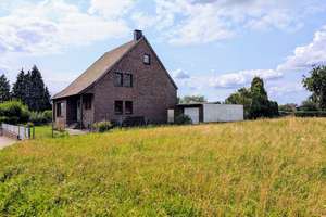 Rarität in Toplage an den Rheinwiesen : Freistehendes Einfamilienhaus mit Grundstück in Eppinghoven – Konrad Adenauer Straße 212, 46535 Dinslaken – Vorschaubild 1