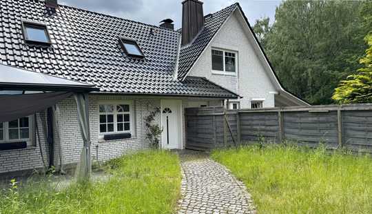Bild von Vielseitige Doppelhaushälfte mit Garten, großer Terrasse, Bürotrakt & Garagen