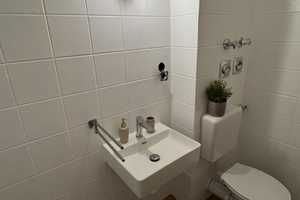 Renovierte & möblierte 1-Zimmer-Altbauwohnung mit Einbauküche  – Schiestlstraße 8, 97080 Würzburg – Vorschaubild 11
