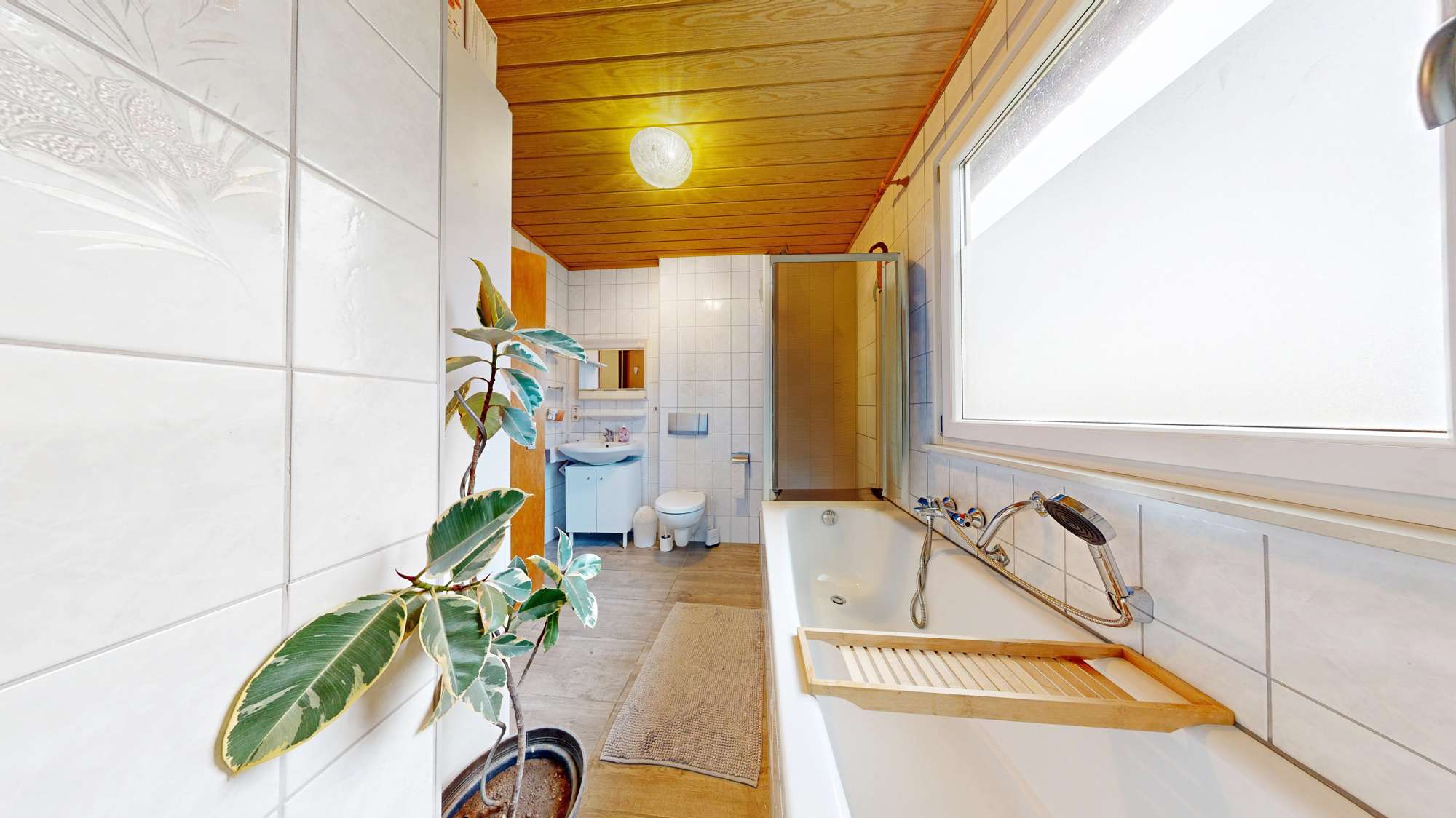 Immobilie in Spardorf - IMMOPARTNER –CHARMANTES REIHENECKHAUS MIT GROSSEM SONNENGARTEN IN RUHIGER LAGE - Bild 0