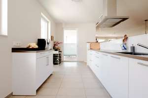 Großzügige, moderne Wohnung in direkter Rheinnähe  – Die vollständige Adresse der Immobilie erhältst du vom Anbieter., 53179 Rüngsdorf, Bonn – Vorschaubild 2