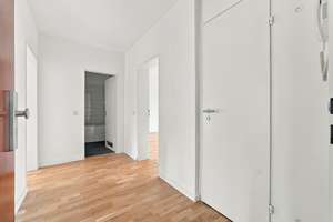 Freie Eigentumswohnung mit Balkon und Stellplatz! – 50999 Sürth, Köln – Vorschaubild 4