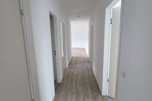 Teilsanierte 4-Zimmerwohnung mit Balkon in Eidelstedt – Lohkampstr. 30b, 22523 Eidelstedt, Hamburg – Vorschaubild 3