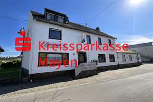 Gastronomie-, und Wohnanwesen Einzugsbereich Nürburgring. Sofort frei.  – Schulstraße 15, 56729 Nachtsheim – Vorschaubild 1