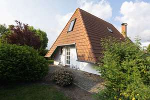 Ferienhaus mit Feldblick - voll möbliert, freistehend auf Eckgrundstück – Die vollständige Adresse der Immobilie erhältst du vom Anbieter., 27639 Dorum – Vorschaubild 1