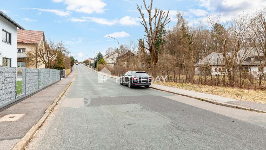 Immobilie in Sulzbach-Rosenberg - Zweifamilienhaus mit großem Garten, Garage & zusätzlicher Mieteinnahme - Bild 4