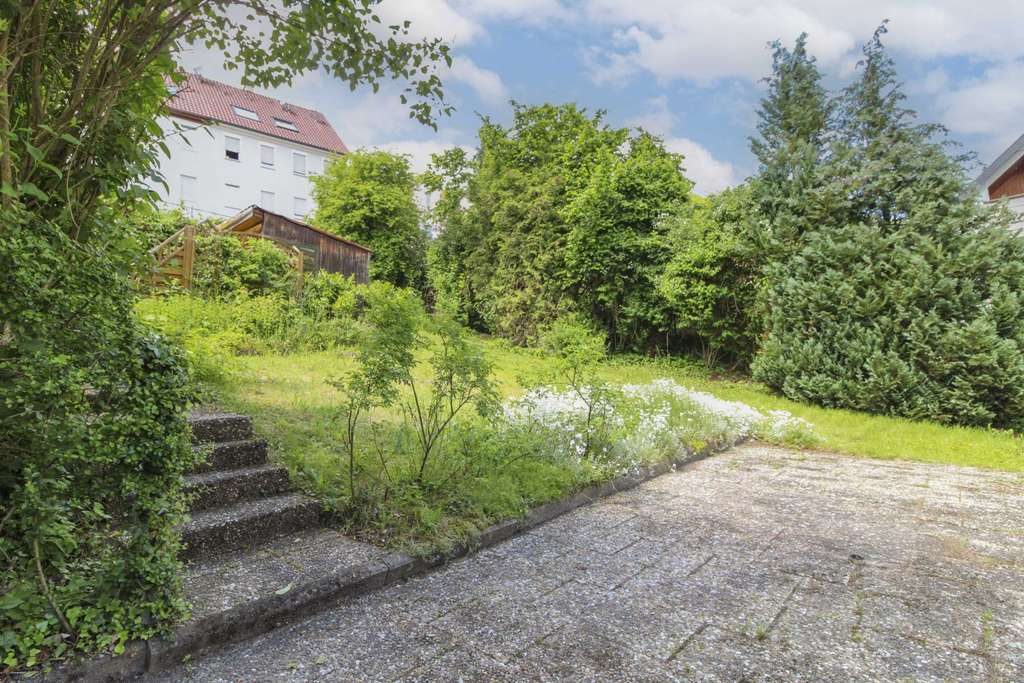 Schönes sonniges Baugrundstück mit Blick auf den Schloßfelsen 