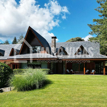 Charmantes Haus mit spektakulärem Garten in Viladrau