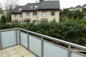 + schöne Wohnung mit Balkon in Grumme in einem Dreifamilienhaus +