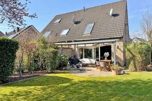 Ein Haus zum Verlieben – modernes Wohnen mit Gartenoase in Meerbusch-Lank – Die vollständige Adresse der Immobilie erhältst du vom Anbieter., 40668 Meerbusch – Vorschaubild 17