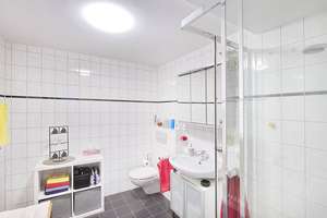 Modernisierter Bungalow mit Einliegerwohnung, viel Privatsphäre und idyllischem Grundstück – Die vollständige Adresse der Immobilie erhältst du vom Anbieter., 42651 Solingen-Mitte, Solingen – Vorschaubild 14