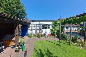 Familienidylle pur: Ein- bzw. Zweifamilienhaus mit wunderschönem Garten – Die vollständige Adresse der Immobilie erhältst du vom Anbieter., 86500 Kutzenhausen – Vorschaubild 10