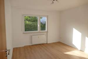 Sofort bezugsfrei: Renovierte 3-Zimmer-Wohnung mit Balkon, Keller und Stellplatz – Oberfeldstr. 1, 76149 Neureut, Karlsruhe – Vorschaubild 8