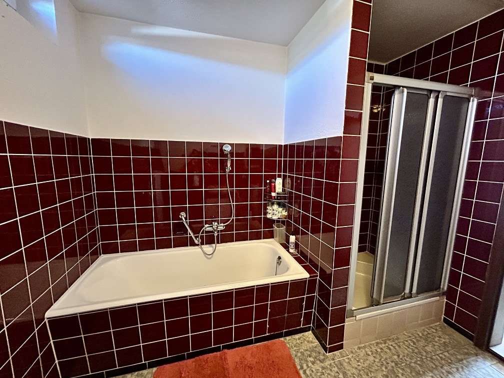 Immobilie in Waldkirchen - Einfamilienhaus mit großzügigem Baugrundstück in zentrumsnaher Lage von 94065 Waldkirchen  - Bild 0