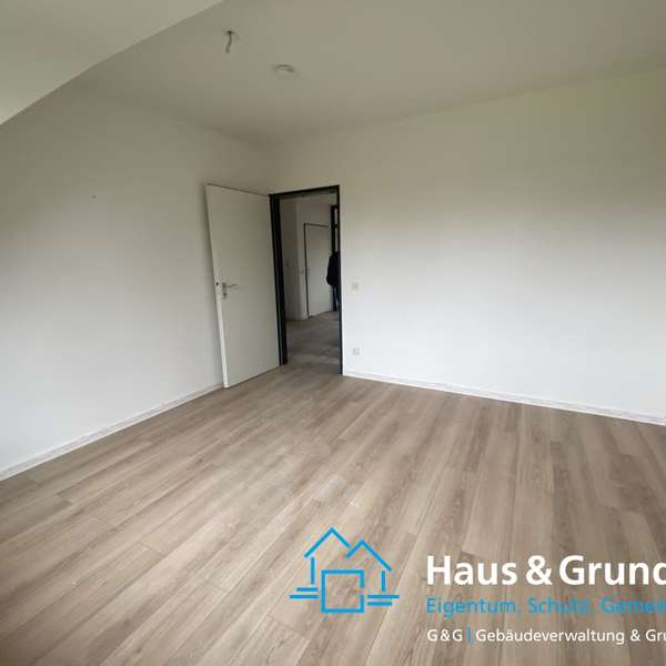 *** helle - 3-Zimmer-Wohnung - in schöner ruhiger Wohnlage mit traumhaften Ausblick ***